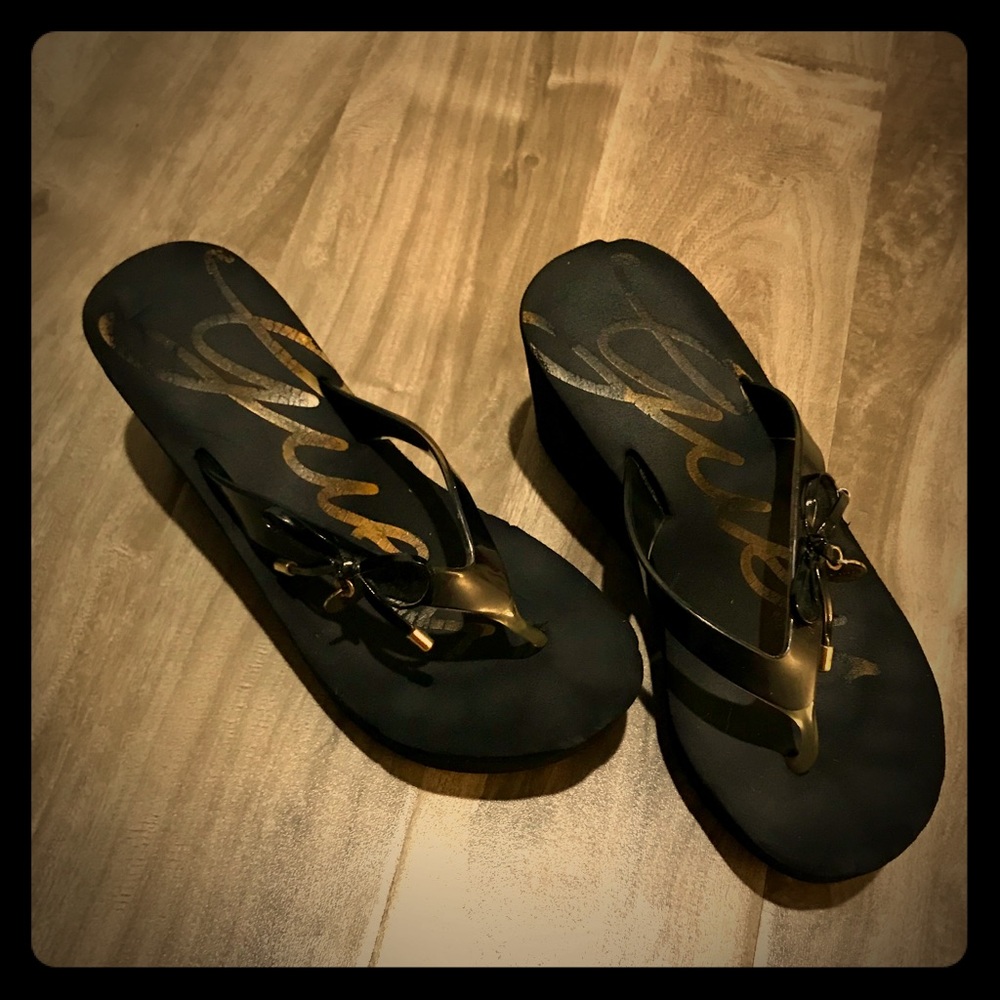Guess Platform Flip Flops